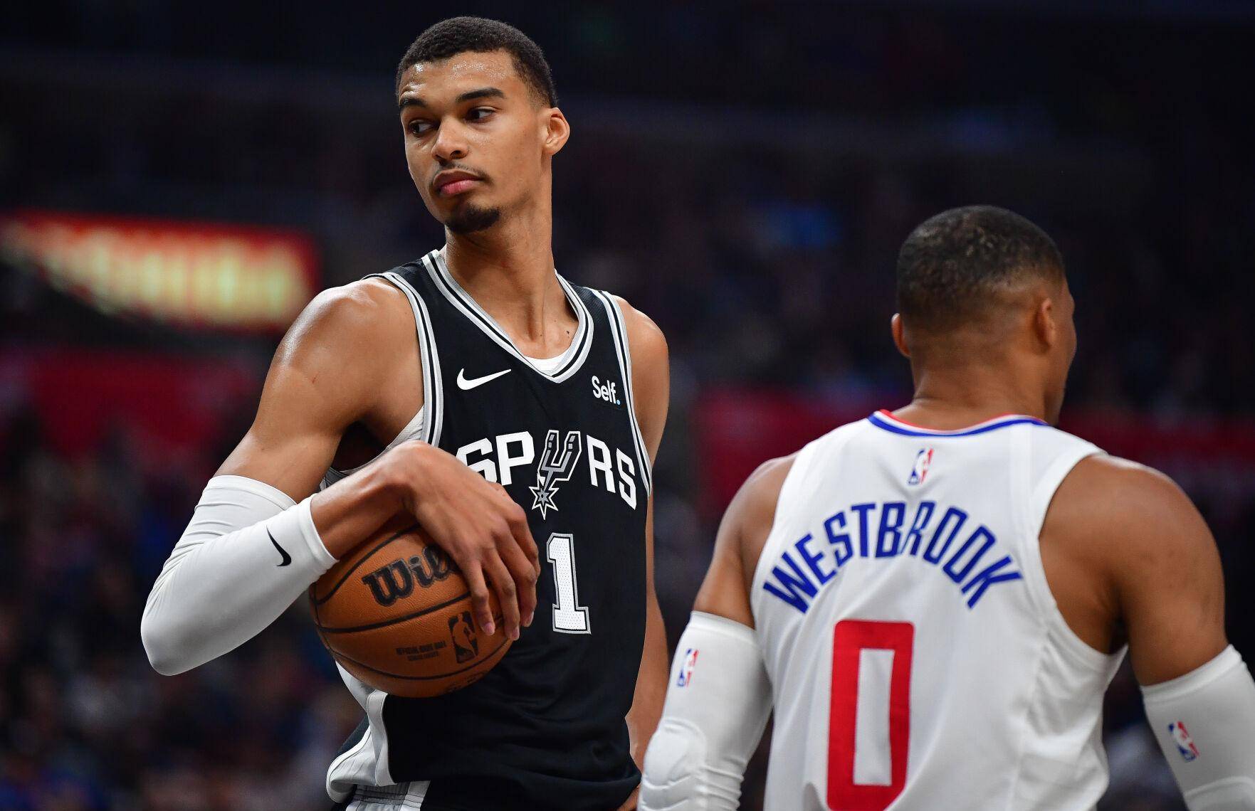 开云体育app下载Ning新星战术调整表现突出，快船前途光明！的简单介绍