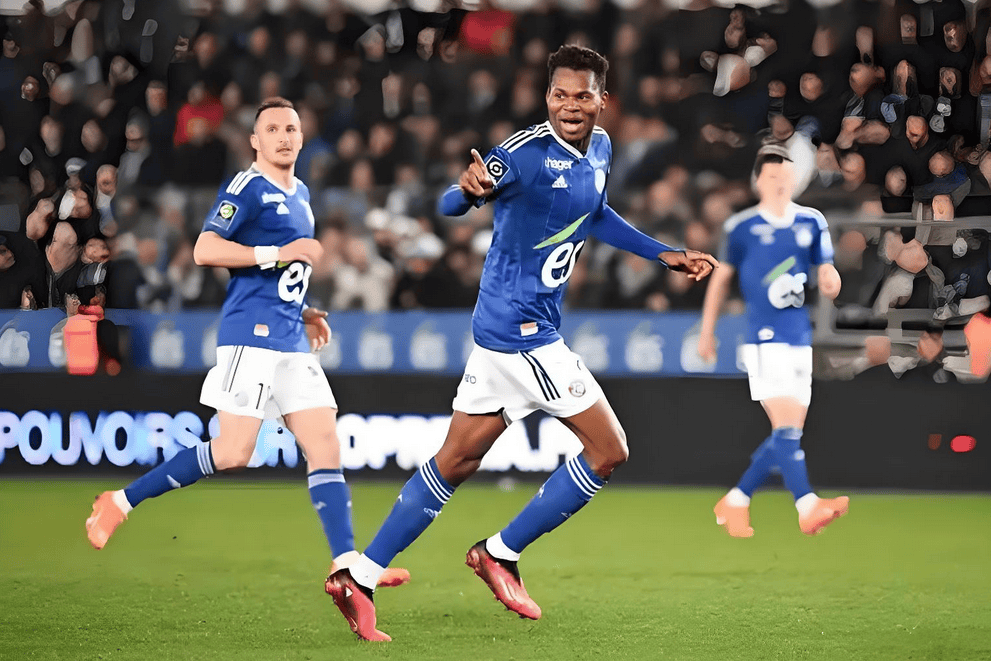 Kaiyun体育包含国际比赛日法甲焦点战,托特纳姆绝杀压哨,话题不断,更衣室氛围转暖的词条